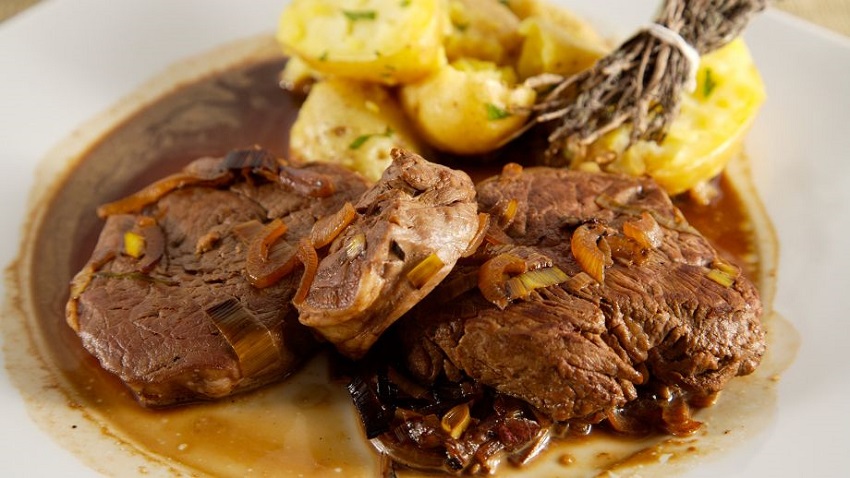 Receta Cerdo a la Cerveza Negra: Plato Jugoso, Aromático y Fácil de Preparar