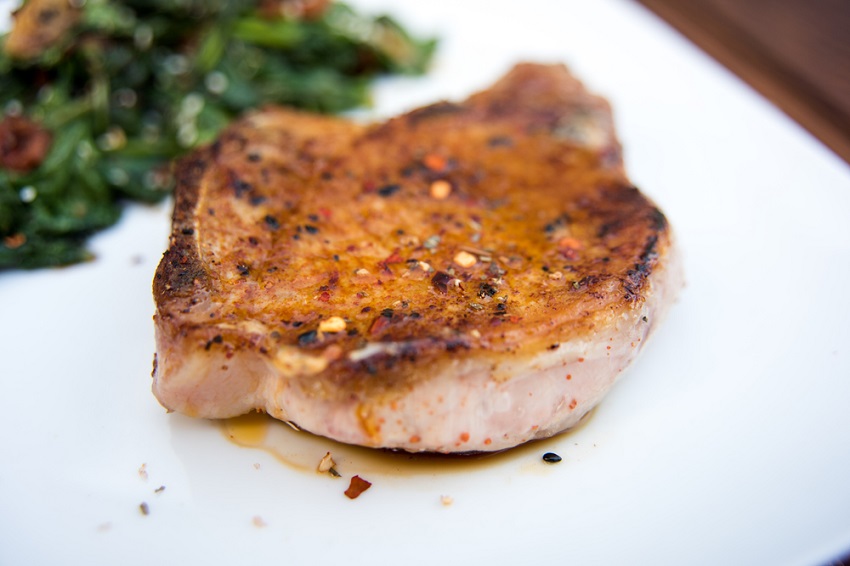 Receta Cerdo al Horno con Patatas: Plato Tradicional Fácil y Delicioso