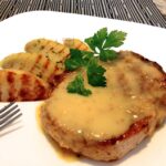 Receta Cerdo al Horno con Patatas: Plato Tradicional Fácil y Delicioso