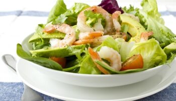 Receta Ensalada de Gambas y Aguacate: fresca, saludable y fácil de preparar