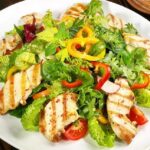 Receta Ensalada de Pollo y Fresas: una combinación fresca, saludable y deliciosa