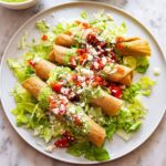 Receta Flautas de Pollo Mexicanas: Crujientes, Deliciosas y Fáciles de Preparar