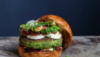 Receta Hamburguesa de pollo y espinacas: una opción saludable, sabrosa y fácil de preparar