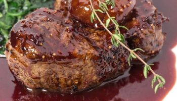 Receta Lomo de Cerdo al Vino Tinto: Plato Tradicional Jugoso y Lleno de Sabor