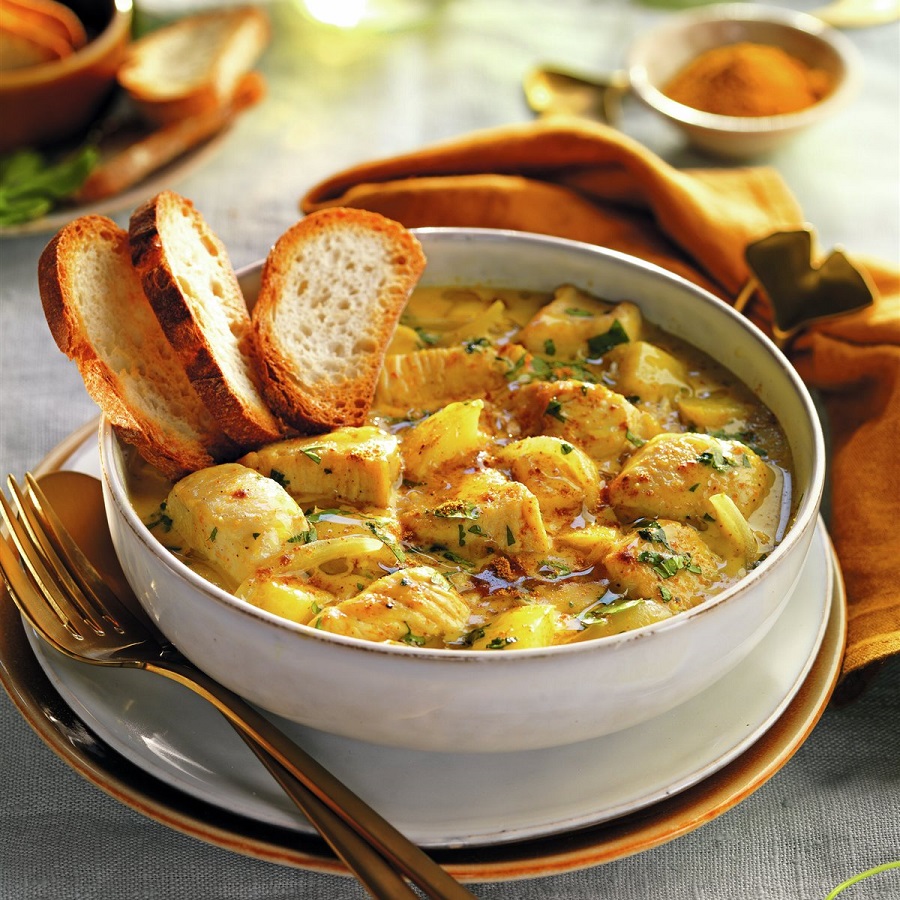 Receta Pollo al Curry con Nata: Un Plato Cremoso, Aromático y Fácil de Preparar