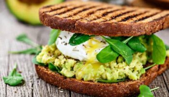 Receta Sándwiches de Pavo y Aguacate – Guía Completa Paso a Paso (Receta Fácil y Saludable)