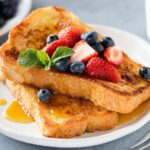 Tostadas francesas con frutas frescas: Receta fácil, deliciosa y saludable