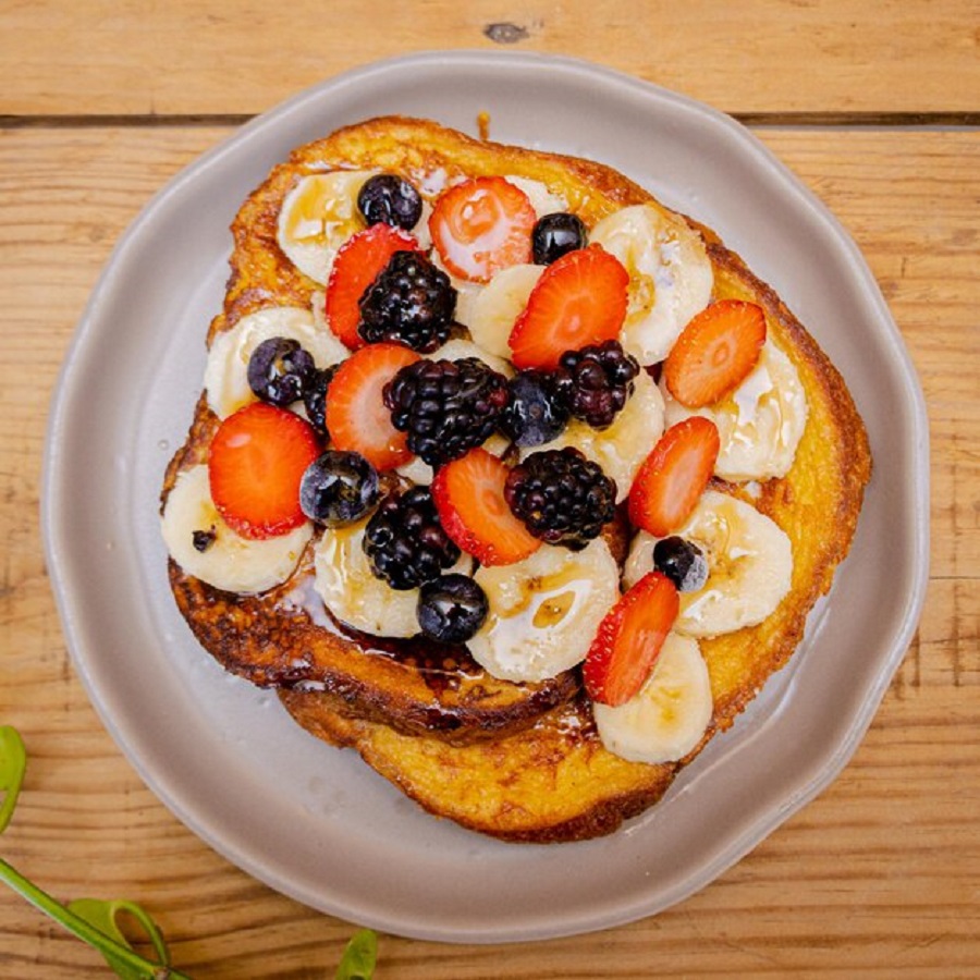 Tostadas francesas con frutas frescas: Receta fácil, deliciosa y saludable